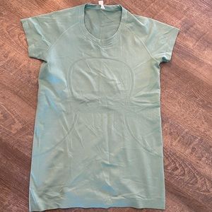 Lululemon Swiftly tech shirt